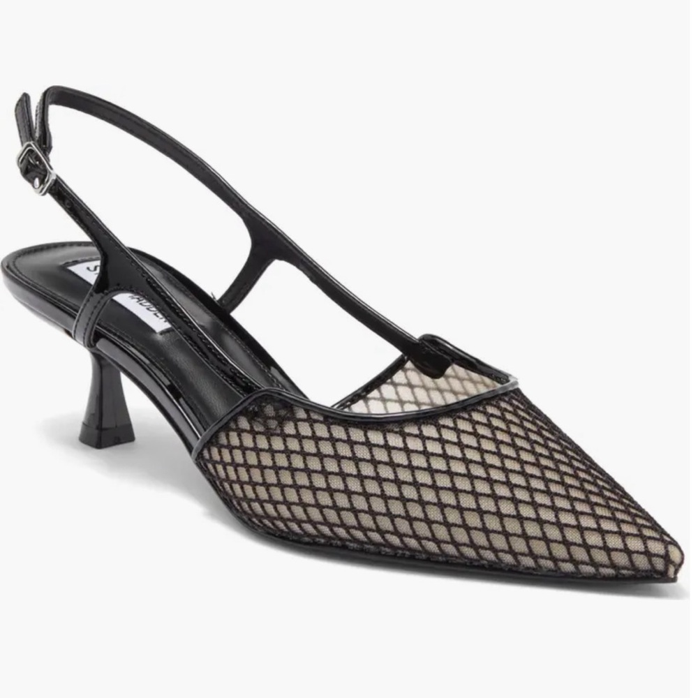 Steve Madden pointed toe pump